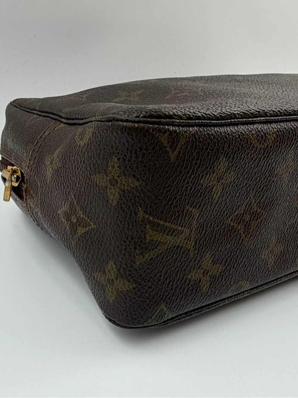 Louis Vuitton Trousse 28 Monogram Toiletry Bag W/Dust Bag Very Good Condition - Picture 5 of 16